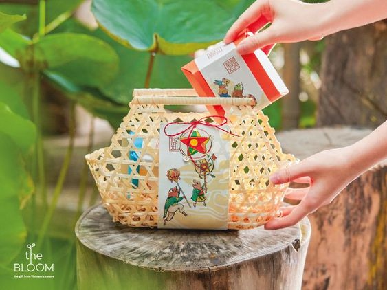 Adding a paper box or a woven basket as packaging will make the recipients feel valued and appreciate the gift even more.